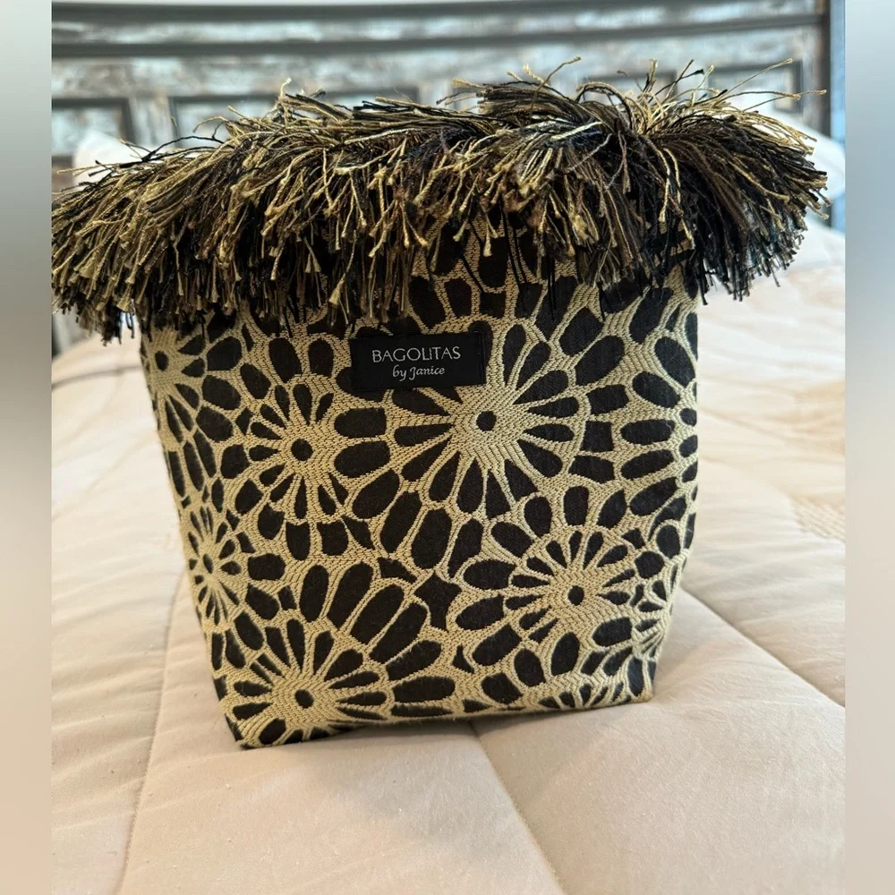Bagolitas adorable tote bag is super fun! Perfect for many different occasions.
